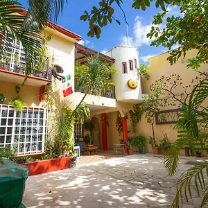 https://la-casa-del-almendro.quintano-roohotels.com