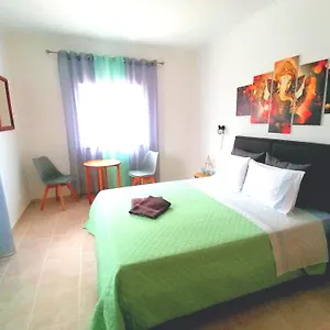 https://azimute-guest-house-aljezur.hotelaalgarve.com